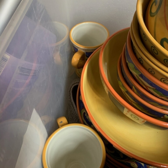 Villa Della Luna Dishware - Picture 5 of 8